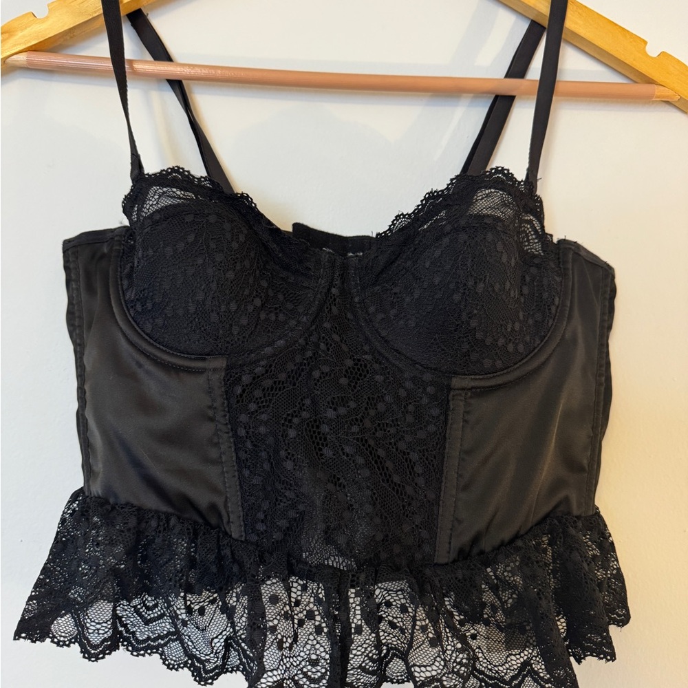 Sincerely Jules Elegant Black Lace Crop Top